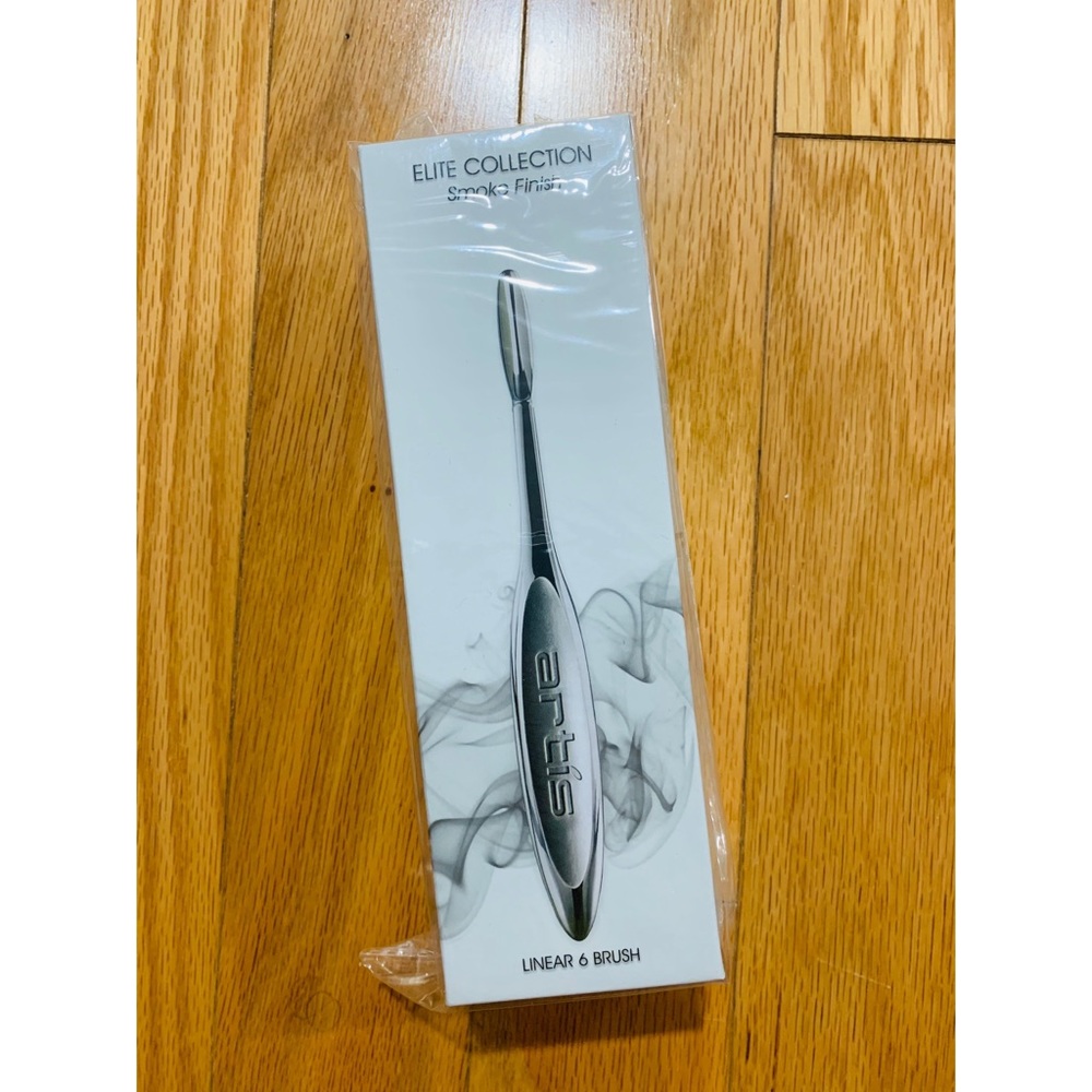 Artis Elite Smoke Liner 6 Brush